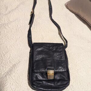 PERLINA Leather Cross-body Leather bag Vintage in great condition Nice and Clean